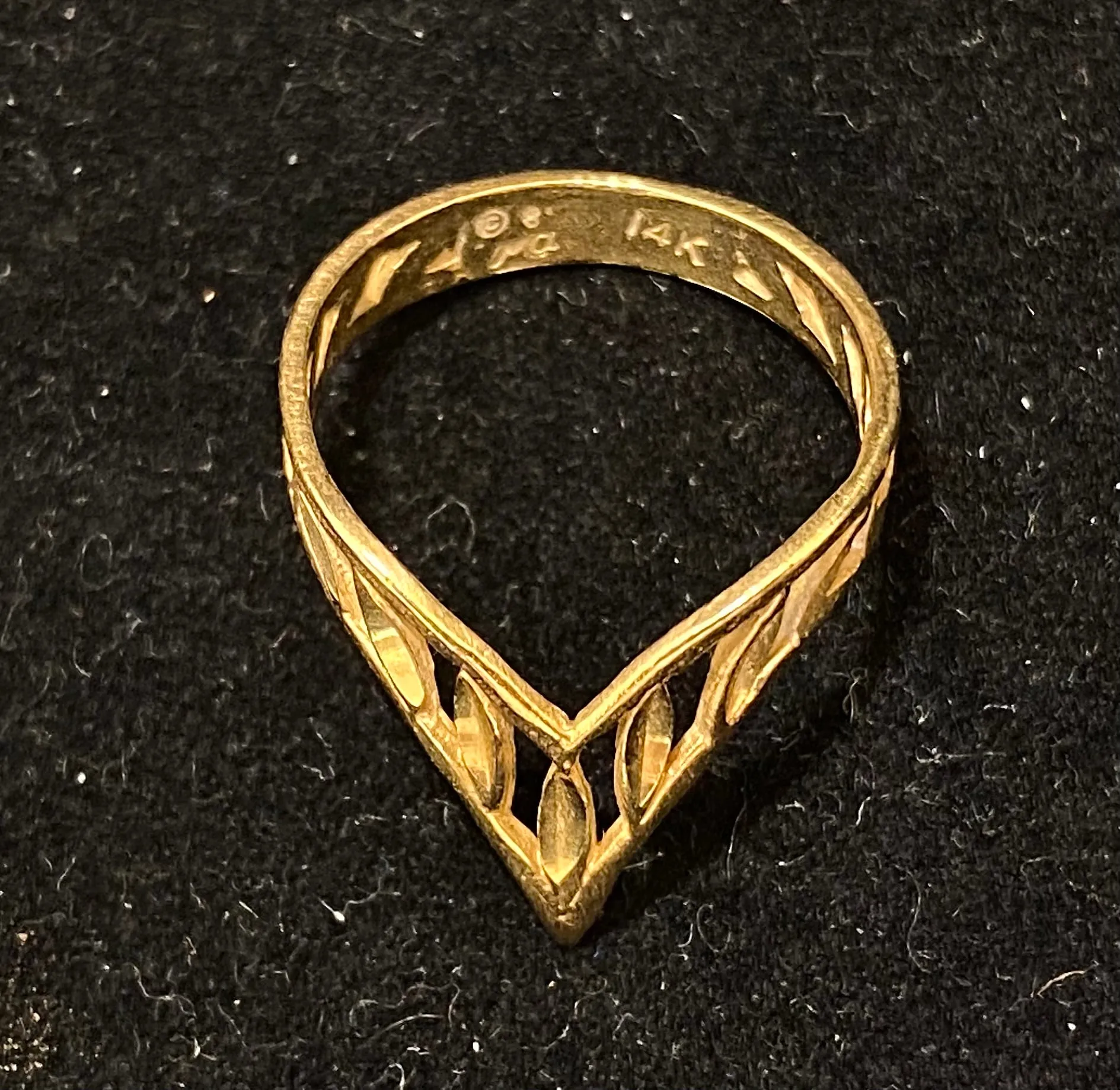 Beautiful Unique Solid Yellow Gold Handcrafted Ring - $2K Appraisal Value w/CoA}