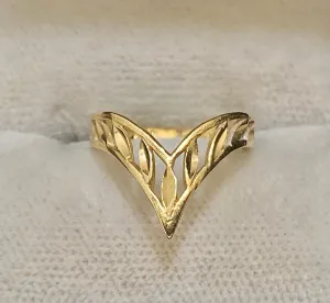 Beautiful Unique Solid Yellow Gold Handcrafted Ring - $2K Appraisal Value w/CoA}