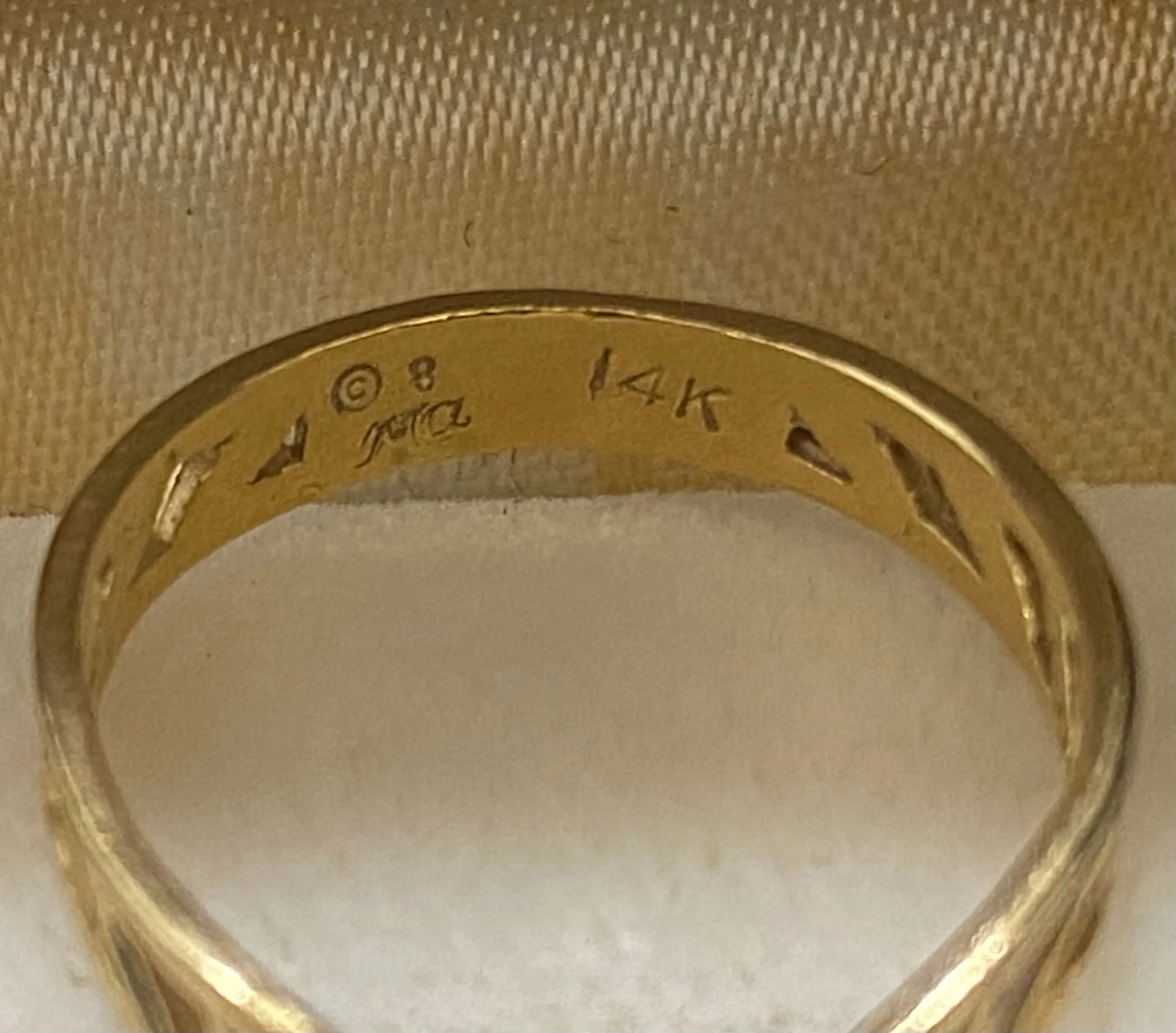 Beautiful Unique Solid Yellow Gold Handcrafted Ring - $2K Appraisal Value w/CoA}