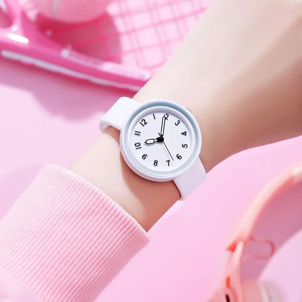 BESTKANG Women's Silicone Strap Watch Quartz Casual Arabic Numerals Waterproof and Easy to Read Simplicity Watches for Women