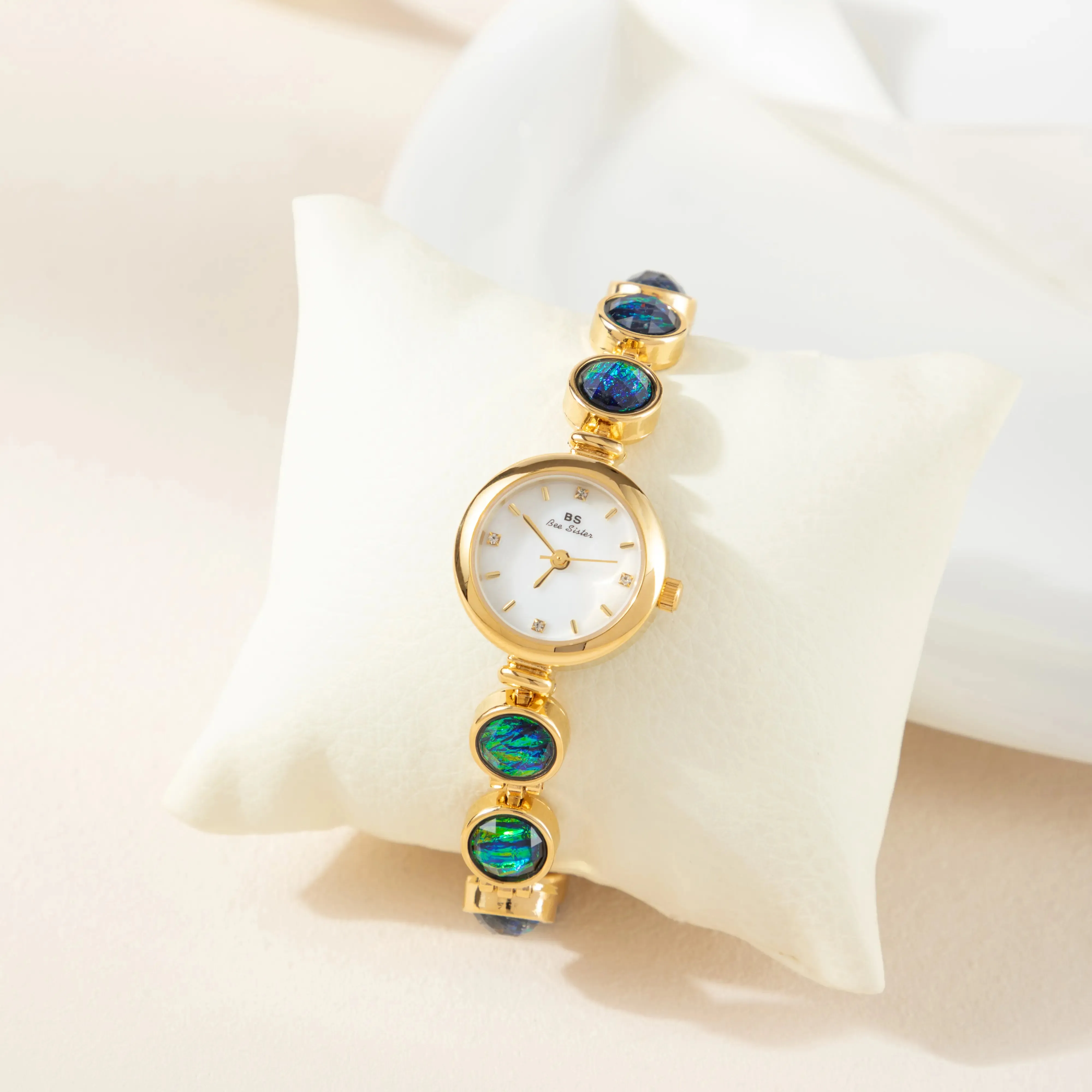 Nyx - Golden Watch with Pearl