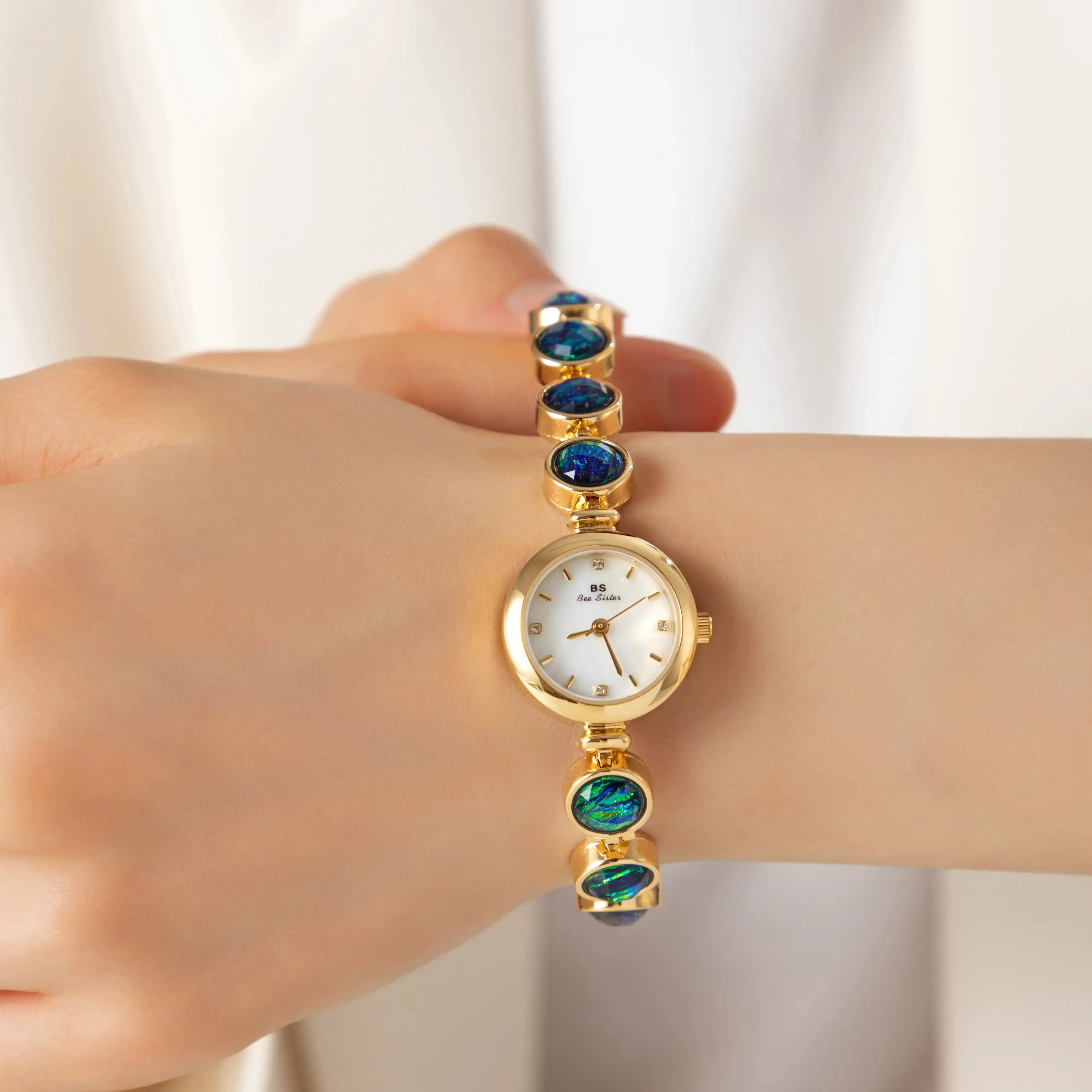 Nyx - Golden Watch with Pearl