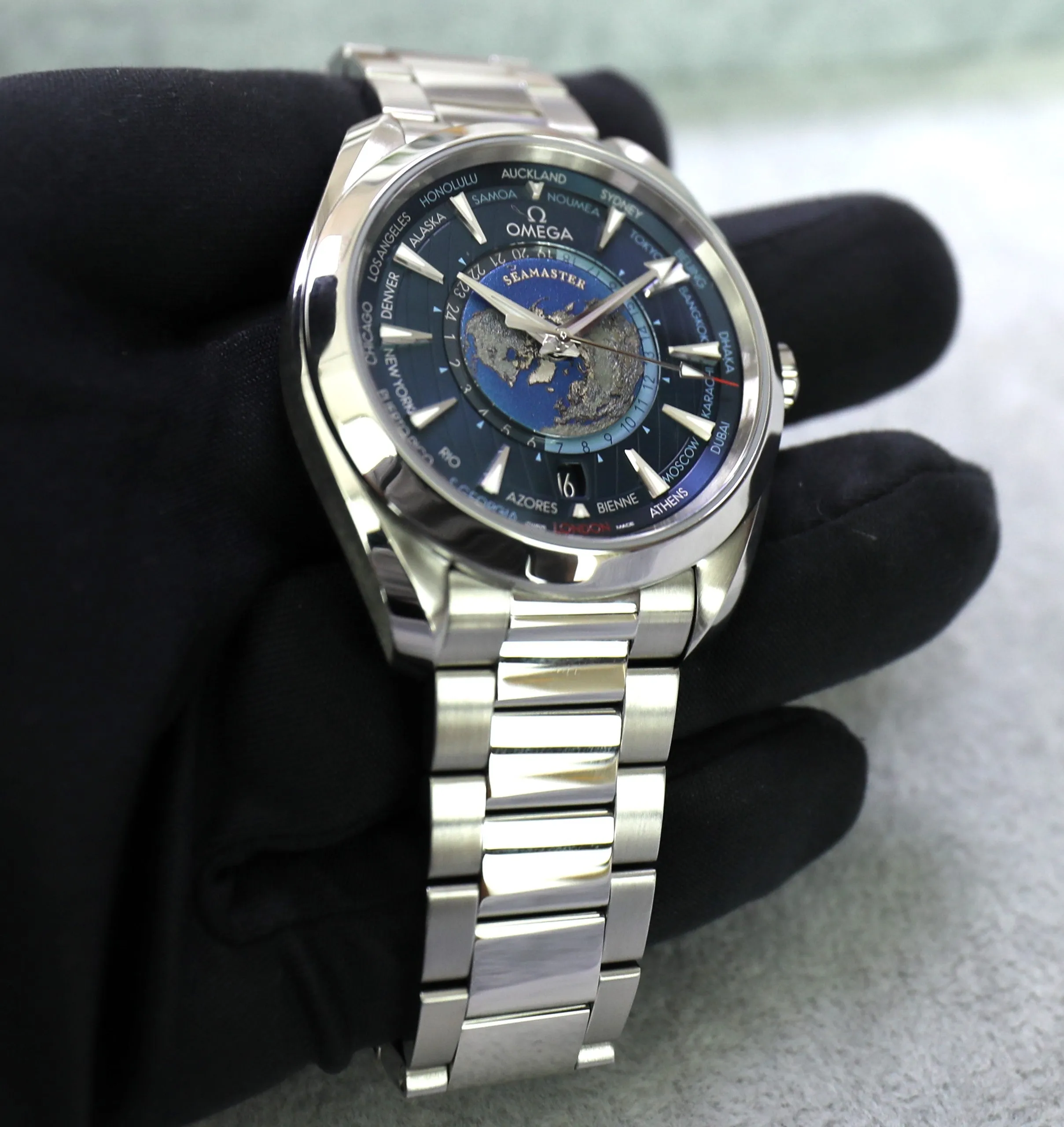 Omega Seamaster Aqua Terra GMT World Timer – 43mm