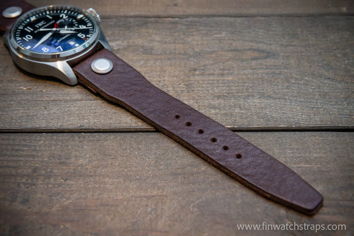 Open-ended leather watch strap with Chicago screws. Pilot style. Handmade in Finland.