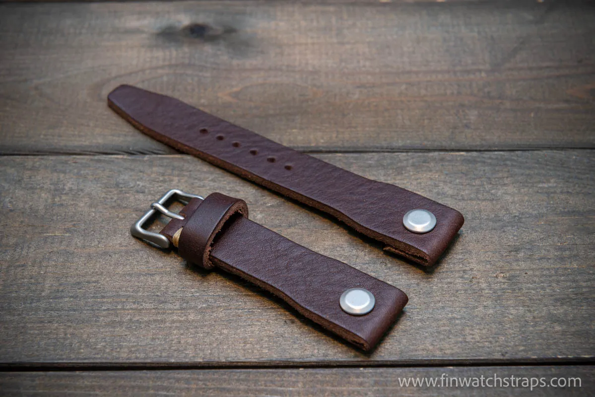 Open-ended leather watch strap with Chicago screws. Pilot style. Handmade in Finland.