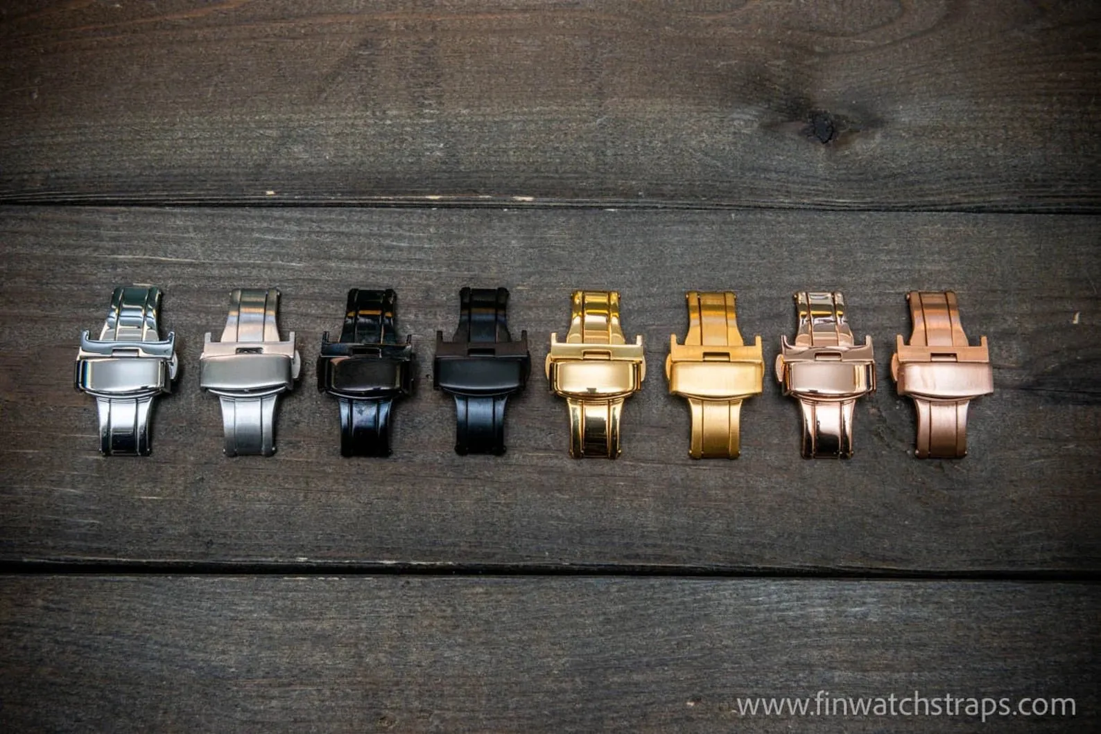 Open-ended leather watch strap with Chicago screws. Pilot style. Handmade in Finland.