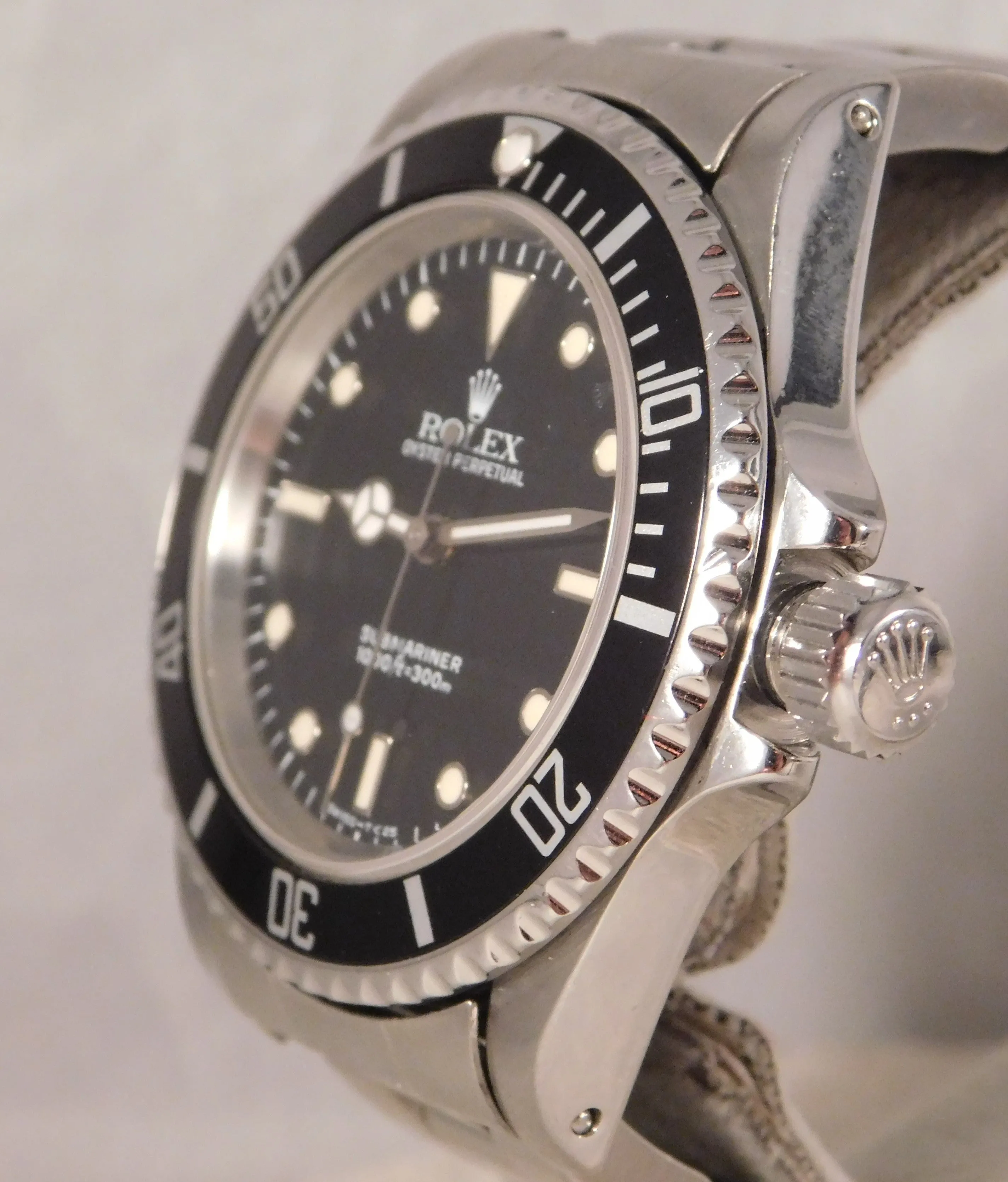 Rolex Submariner No Date 14060 SS Black Dial Vintage 1990 Mens Watch....40mm