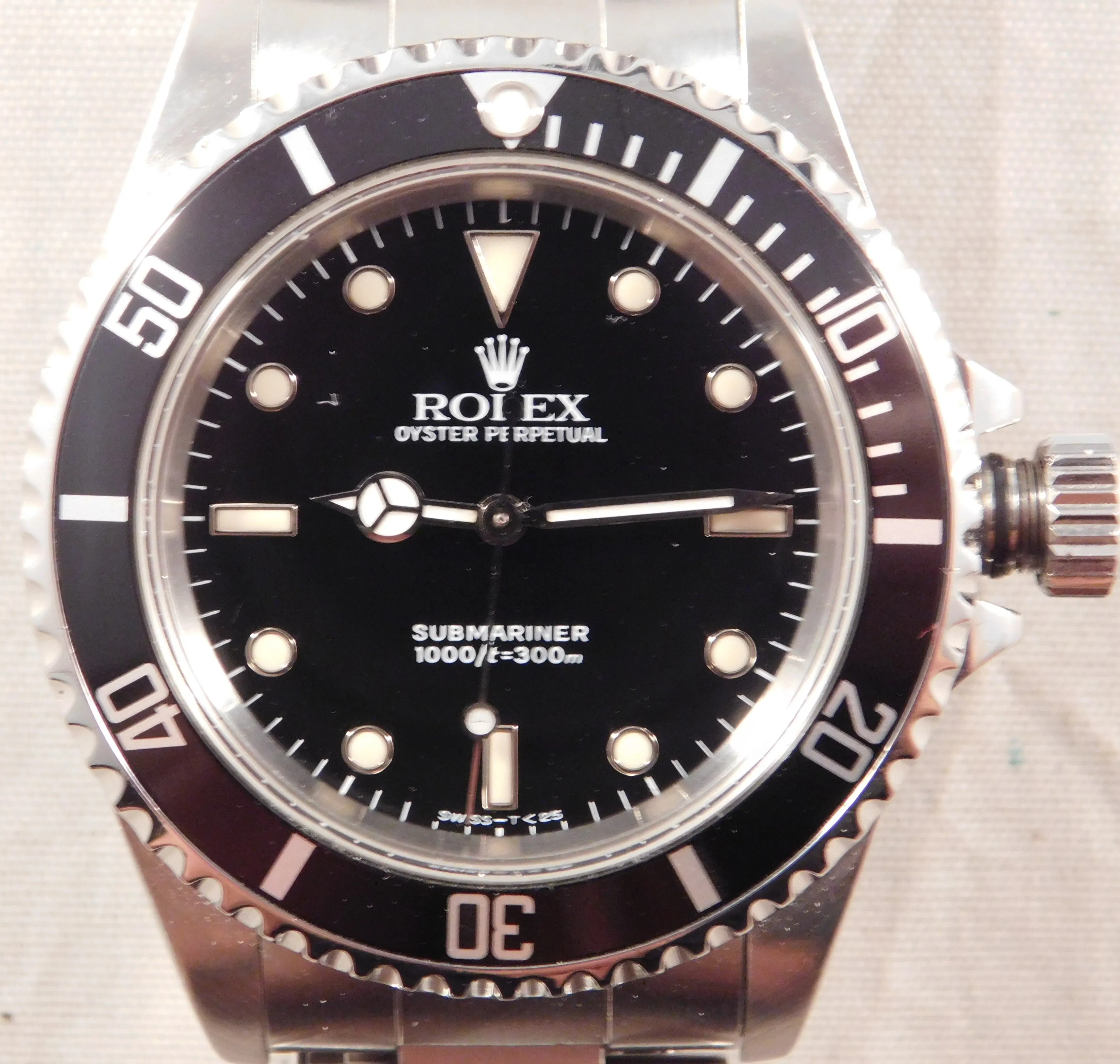 Rolex Submariner No Date 14060 SS Black Dial Vintage 1990 Mens Watch....40mm